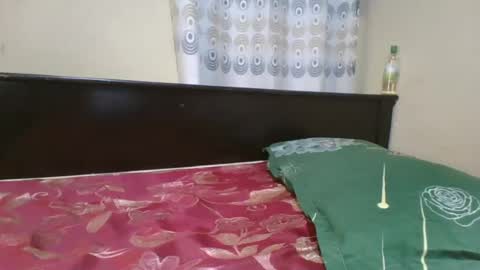 Snapshot of romantic2u4 chatting on 9, 7, 2026 Emma online show from 9, 7, 2026