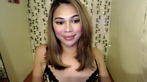 Snapshot of romantic_kath chatting on 14, 12, 2025 KATH online show from 14, 12, 2025