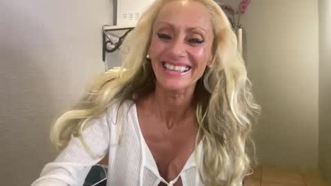 Snapshot of romeodiamond chatting on 4, 12, 2025 romeodiamond online show from 4, 12, 2025