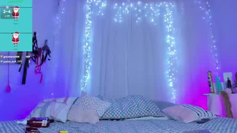 Snapshot of romirousexx chatting on 24, 12, 2024 Romi Rouse online show from 24, 12, 2024