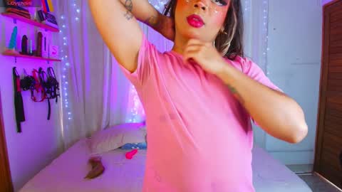 Snapshot of romirousexx chatting on 5, 2, 2025 Romi Rouse online show from 5, 2, 2025