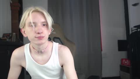 Snapshot of ron_vilsx chatting on 22, 2, 2025 ron vilsx online show from 22, 2, 2025