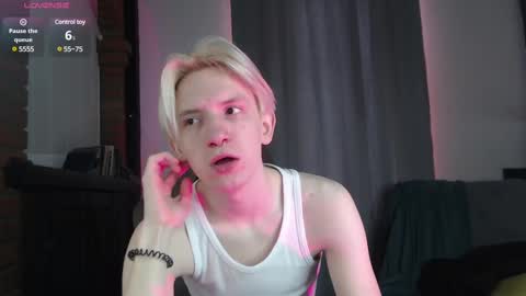 Snapshot of ron_vilsx chatting on 27, 2, 2025 ron vilsx online show from 27, 2, 2025