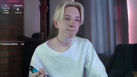 Snapshot of ron_vilsx chatting on 3, 3, 2025 ron vilsx online show from 3, 3, 2025