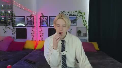 Snapshot of ron_vilsx chatting on 5, 3, 2025 ron vilsx online show from 5, 3, 2025