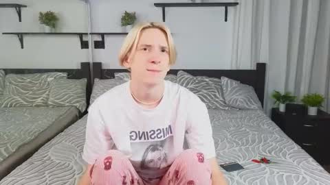 Snapshot of ron_vilsx chatting on 13, 9, 2025 ron vilsx online show from 13, 9, 2025