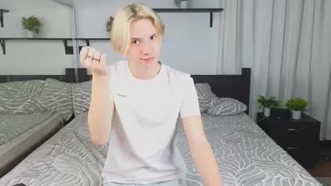 Snapshot of ron_vilsx chatting on 14, 9, 2025 ron vilsx online show from 14, 9, 2025