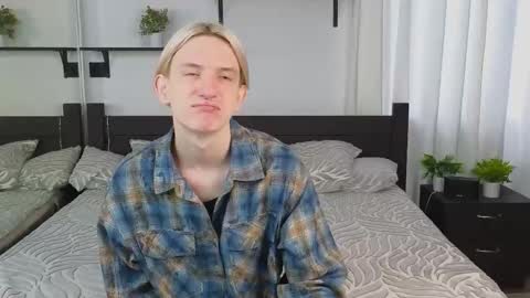 Snapshot of ron_vilsx chatting on 18, 9, 2025 ron vilsx online show from 18, 9, 2025