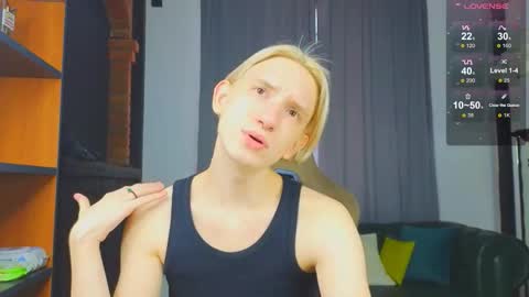 Snapshot of ron_vilsx chatting on 18, 10, 2025 ron vilsx online show from 18, 10, 2025