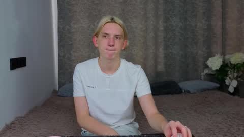 Snapshot of ron_vilsx chatting on 6, 11, 2025 ron vilsx online show from 6, 11, 2025