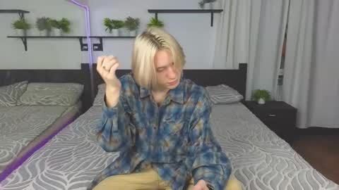 Snapshot of ron_vilsx chatting on 12, 11, 2025 ron vilsx online show from 12, 11, 2025