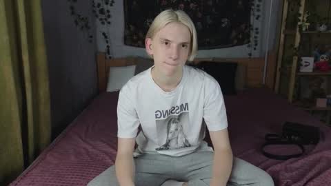 Snapshot of ron_vilsx chatting on 4, 12, 2025 ron vilsx online show from 4, 12, 2025