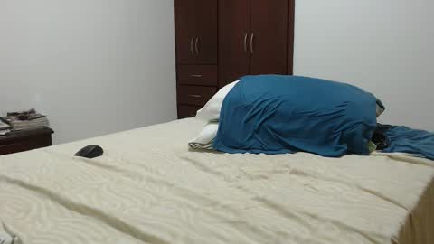 Snapshot of ronadeivid39 chatting on 22, 11, 2025 online show from 22, 11, 2025