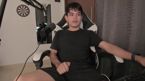 Snapshot of ronaldmq20 chatting on 12, 1, 2025 Ronaldo online show from 12, 1, 2025