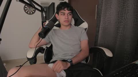 Snapshot of ronaldmq20 chatting on 14, 1, 2025 Ronaldo online show from 14, 1, 2025