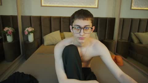 Snapshot of ronbevs chatting on 29, 5, 2026 ronbevs online show from 29, 5, 2026