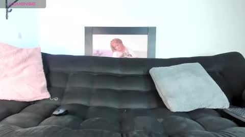 Snapshot of ronnie_fallout chatting on 14, 10, 2025 Ronnie online show from 14, 10, 2025