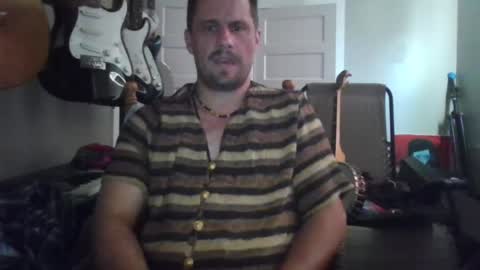 Snapshot of ronniejohnston13 chatting on 4, 7, 2026 ronniejohnston13 online show from 4, 7, 2026