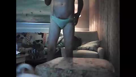 Snapshot of ronvlv chatting on 24, 4, 2026 ronvlv online show from 24, 4, 2026