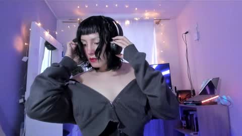 Twelve 3 Inst Twelve 312002 Twitter Room312 2002 online show from 26, 12, 2024