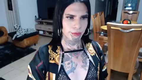 Snapshot of room911 chatting on 8, 2, 2025 herreraisa offical online show from 8, 2, 2025