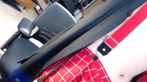 Snapshot of room911 chatting on 16, 2, 2025 herreraisa offical online show from 16, 2, 2025