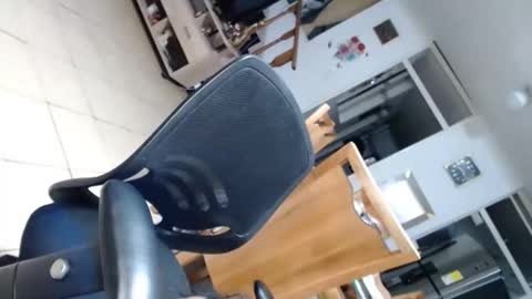 Snapshot of room911 chatting on 2, 3, 2025 herreraisa offical online show from 2, 3, 2025