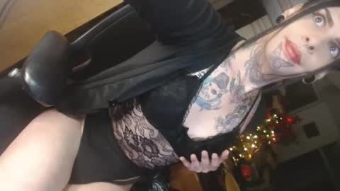 Snapshot of room911 chatting on 16, 11, 2025 herreraisa offical online show from 16, 11, 2025