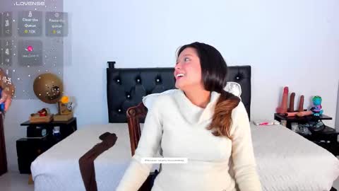 Snapshot of rooxxyy_ chatting on 2, 12, 2025 online show from 2, 12, 2025