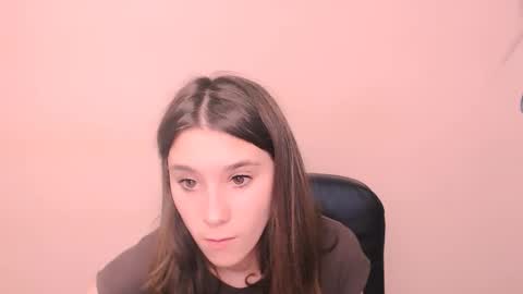 Snapshot of rosalais_ chatting on 28, 10, 2025 Rose online show from 28, 10, 2025