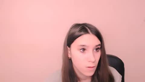 Snapshot of rosalais_ chatting on 1, 11, 2025 Rose online show from 1, 11, 2025