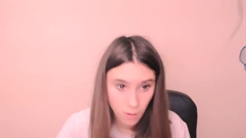 Snapshot of rosalais_ chatting on 12, 11, 2025 Rose online show from 12, 11, 2025