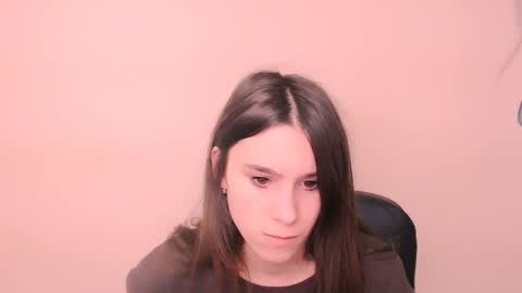 Snapshot of rosalais_ chatting on 14, 11, 2025 Rose online show from 14, 11, 2025