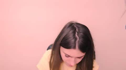 Snapshot of rosalais_ chatting on 18, 11, 2025 Rose online show from 18, 11, 2025