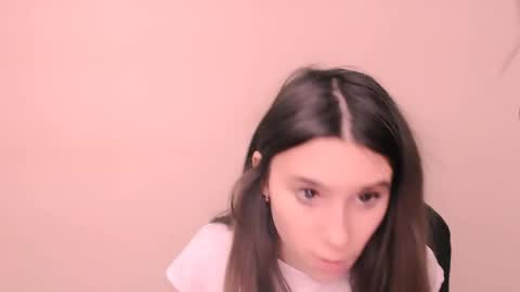 Snapshot of rosalais_ chatting on 19, 11, 2025 Rose online show from 19, 11, 2025