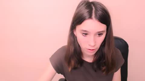 Snapshot of rosalais_ chatting on 29, 11, 2025 Rose online show from 29, 11, 2025