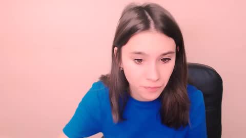 Snapshot of rosalais_ chatting on 2, 12, 2025 Rose online show from 2, 12, 2025