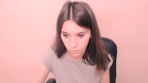 Snapshot of rosalais_ chatting on 5, 12, 2025 Rose online show from 5, 12, 2025