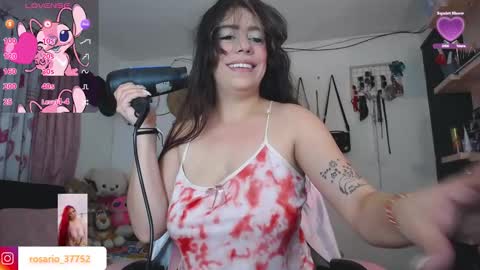 Snapshot of rosario_1996 chatting on 2, 12, 2025 rosario_1996 online show from 2, 12, 2025