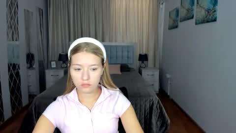 Snapshot of rosarising chatting on 6, 6, 2026 RosaRising online show from 6, 6, 2026