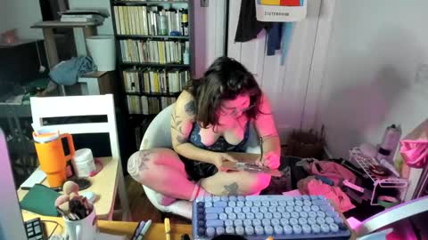 rose257044 online show from 28, 10, 2025