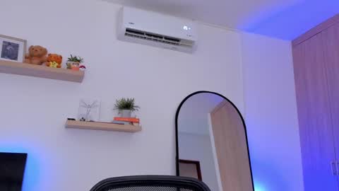 Rose Saenz online show from 24, 2, 2025