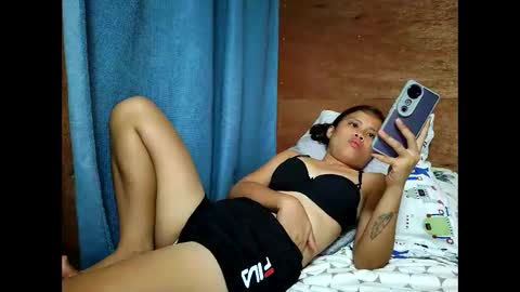 Snapshot of rose_angels chatting on 8, 1, 2026 Rose Angels online show from 8, 1, 2026