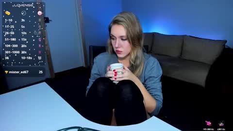 Snapshot of rose_brooks chatting on 17, 11, 2025 Rose but u can call me princess online show from 17, 11, 2025