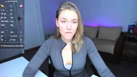 Snapshot of rose_brooks chatting on 13, 1, 2026 Rose but u can call me princess online show from 13, 1, 2026