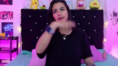 Snapshot of rose_smiley1 chatting on 19, 10, 2025 Rose online show from 19, 10, 2025