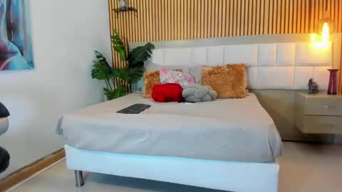 Snapshot of roseaurora chatting on 4, 10, 2025 roseaurora online show from 4, 10, 2025