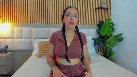 Snapshot of roseaurora chatting on 11, 11, 2025 roseaurora online show from 11, 11, 2025