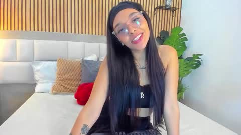 Snapshot of roseaurora chatting on 14, 11, 2025 roseaurora online show from 14, 11, 2025