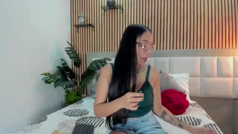 Snapshot of roseaurora chatting on 3, 12, 2025 roseaurora online show from 3, 12, 2025